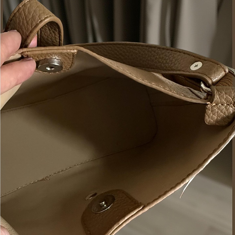 Medium Brown Microfiber Leather Shoulder Bag with Minimalist Design - Picture 4 of 6